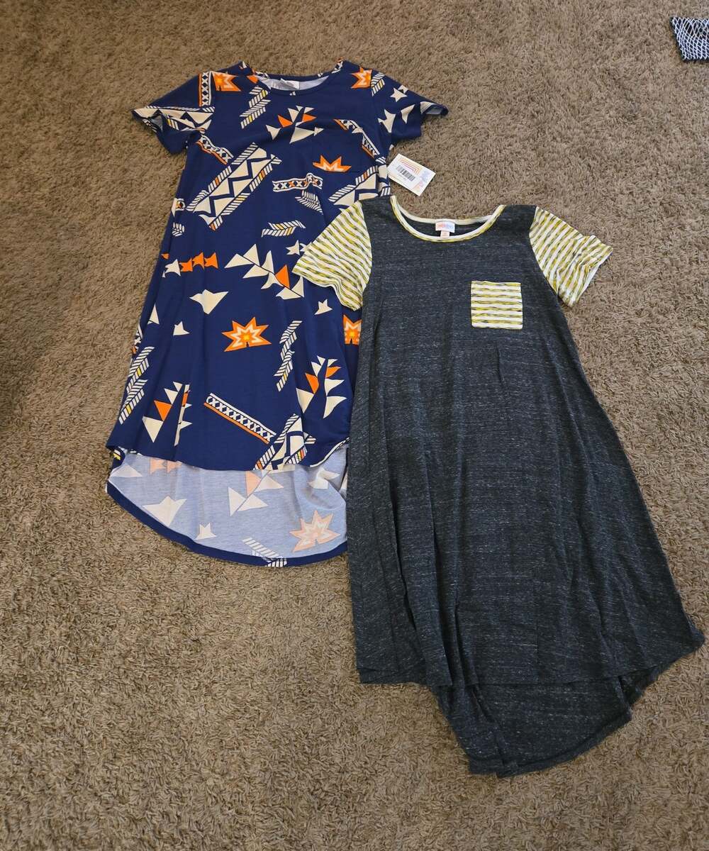 ** Lot of 2 lularoe Carly size xs x small